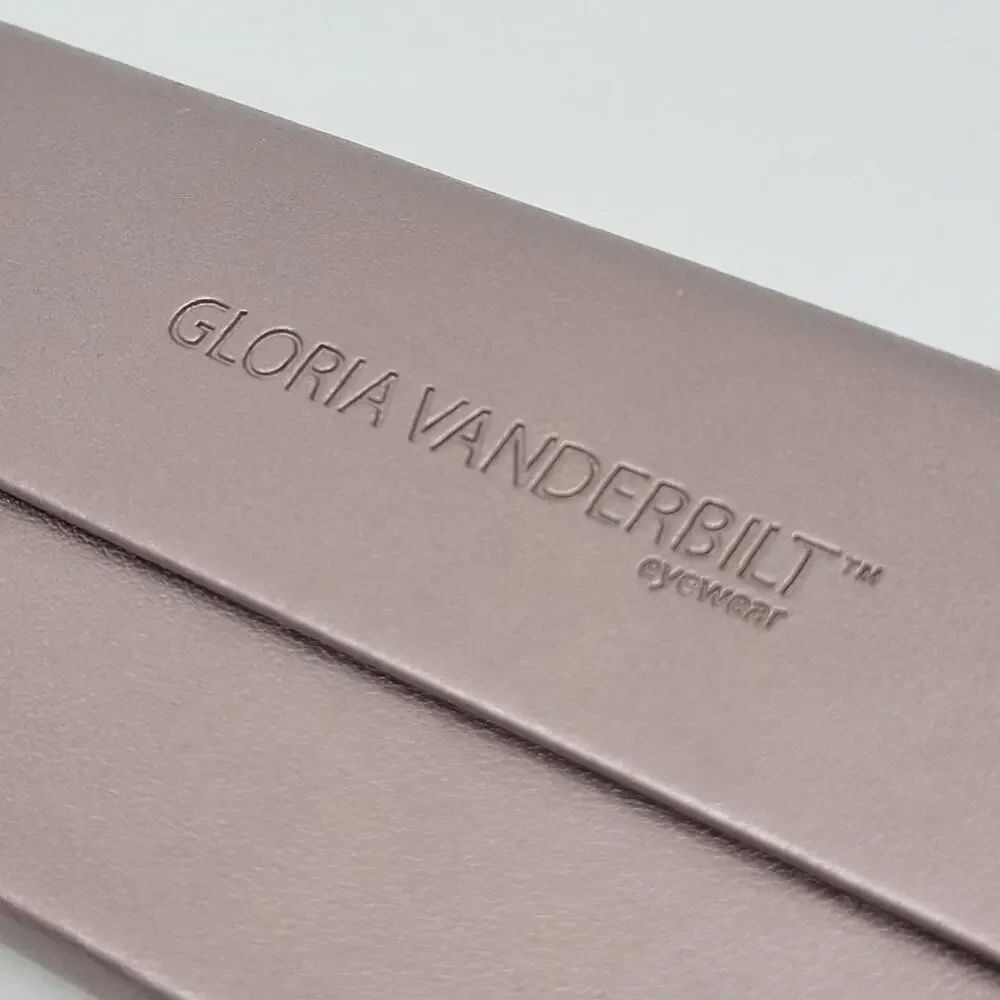 Gloria Vanderbilt eyeglasses magnetic folding case